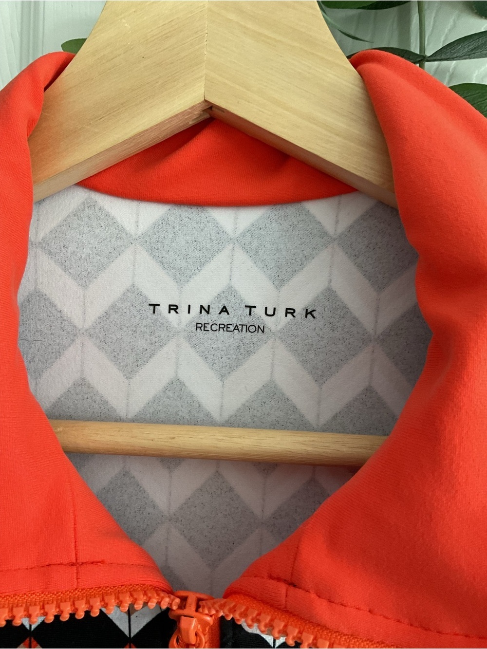 TRINA TURK RECREATION Women's Black and Red Geometric Zip Jacket - Picture 5 of 9